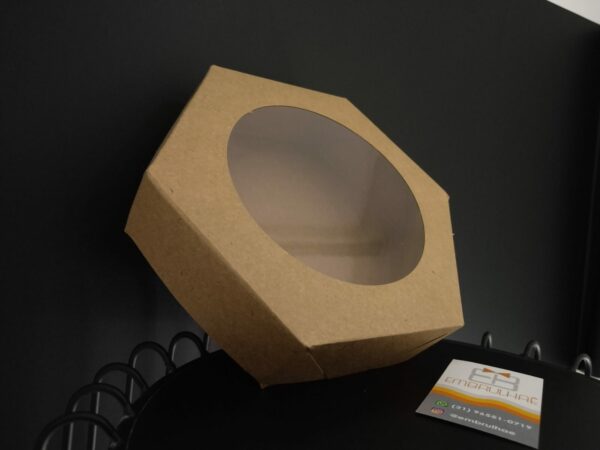 CAIXA KRAFT HEXAGONAL COM VISOR